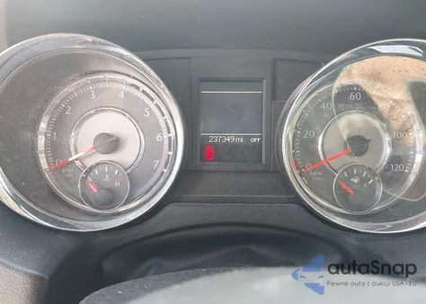 2016 Chrysler Town & Country Touring z USA, uszkodzony, nr VIN 2C4RC1BG8GRB81379